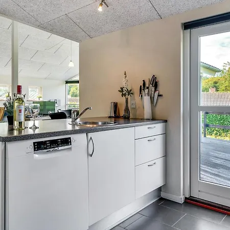 Lovely In With Kitchen Hébergement de vacances *