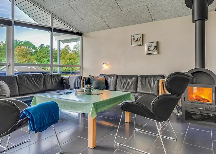 Lovely In With Kitchen *